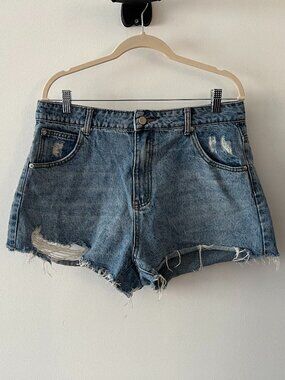 Princess Polly High Waisted Distressed Demin Shorts Sz 12